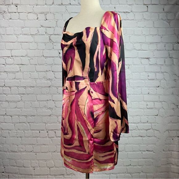 NEW with Tags Topshop Cowl Neck Flute Sleeve Abstract Animal Print Mini Dress 8 - Picture 13 of 16